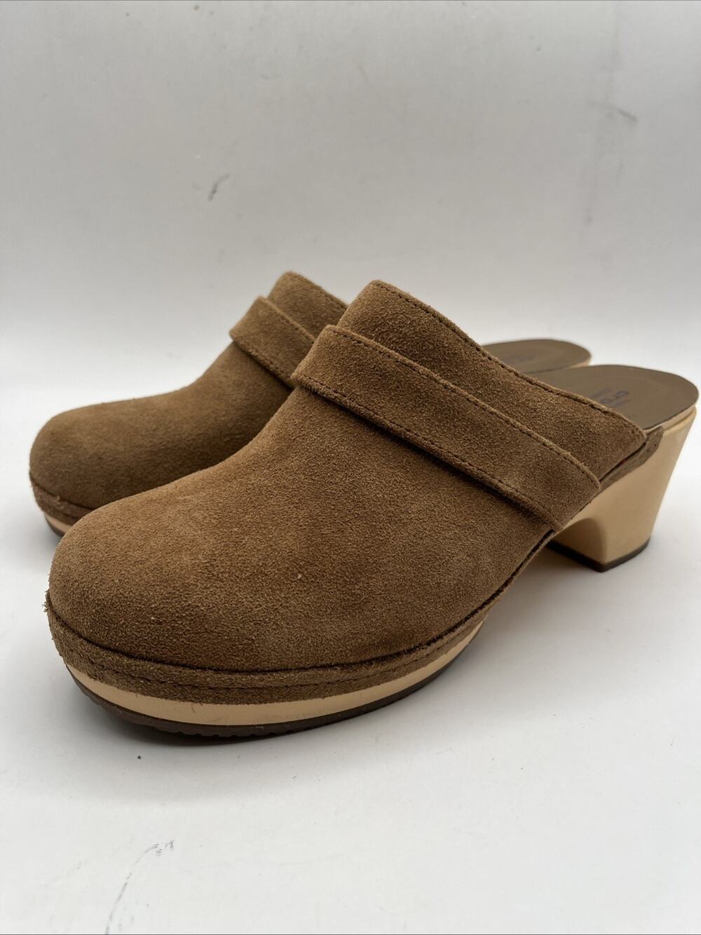 Crocs Sarah Suede Clog Mules Brown Triple Comfort Leather Sz 7 W DISCONTINUED